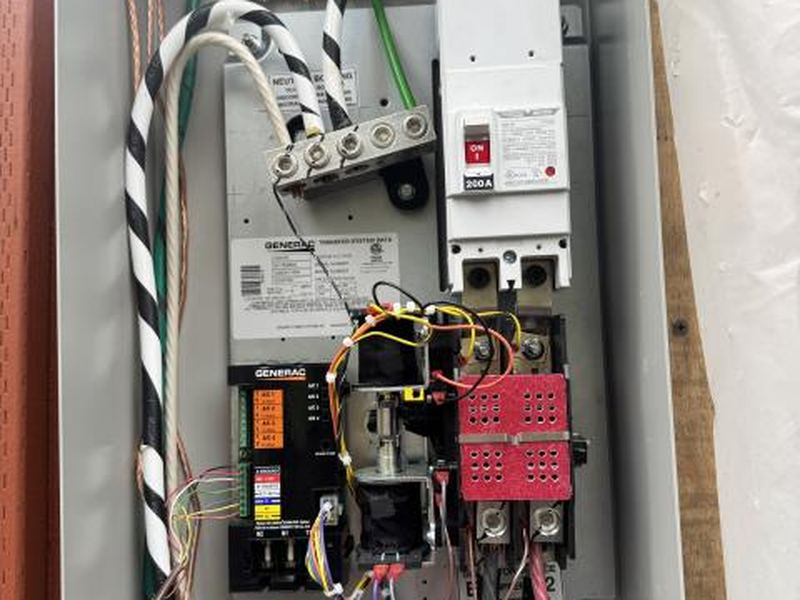 Natural gas backup generator and transfer switch installed at a Bellevue home